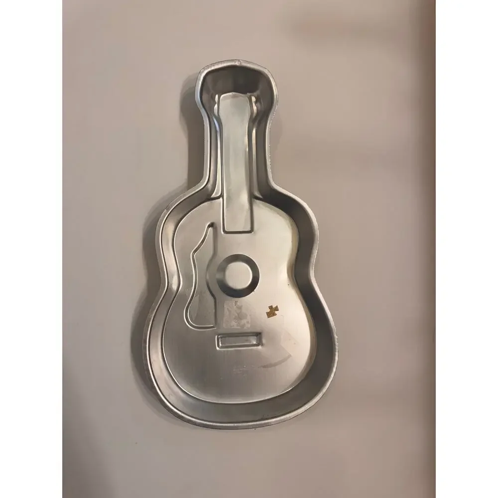Vintage 1977 Wilton 502-933 Guitar Cake Pan 1 Hole 19x10x2